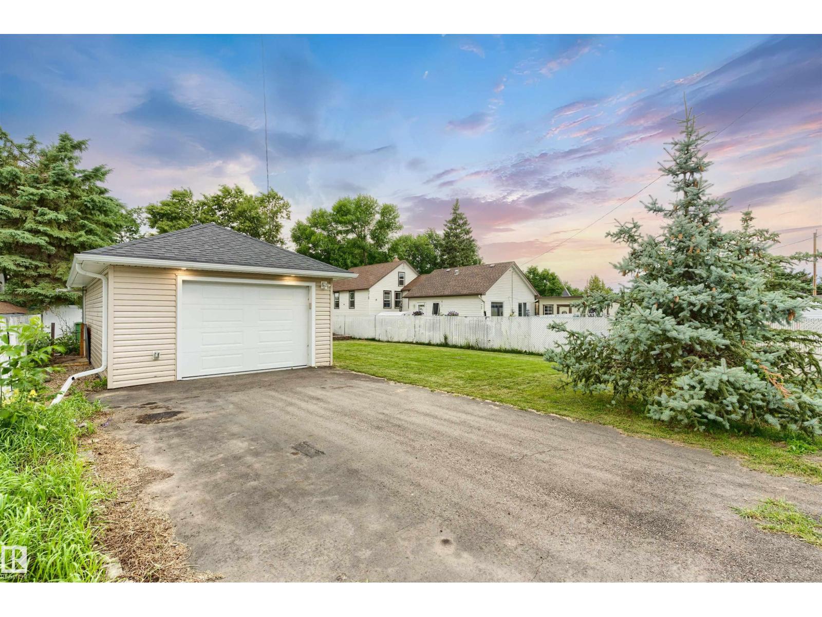 5019 49 St, Calmar, Alberta T0C 0V0 - Photo 45 - E4502241