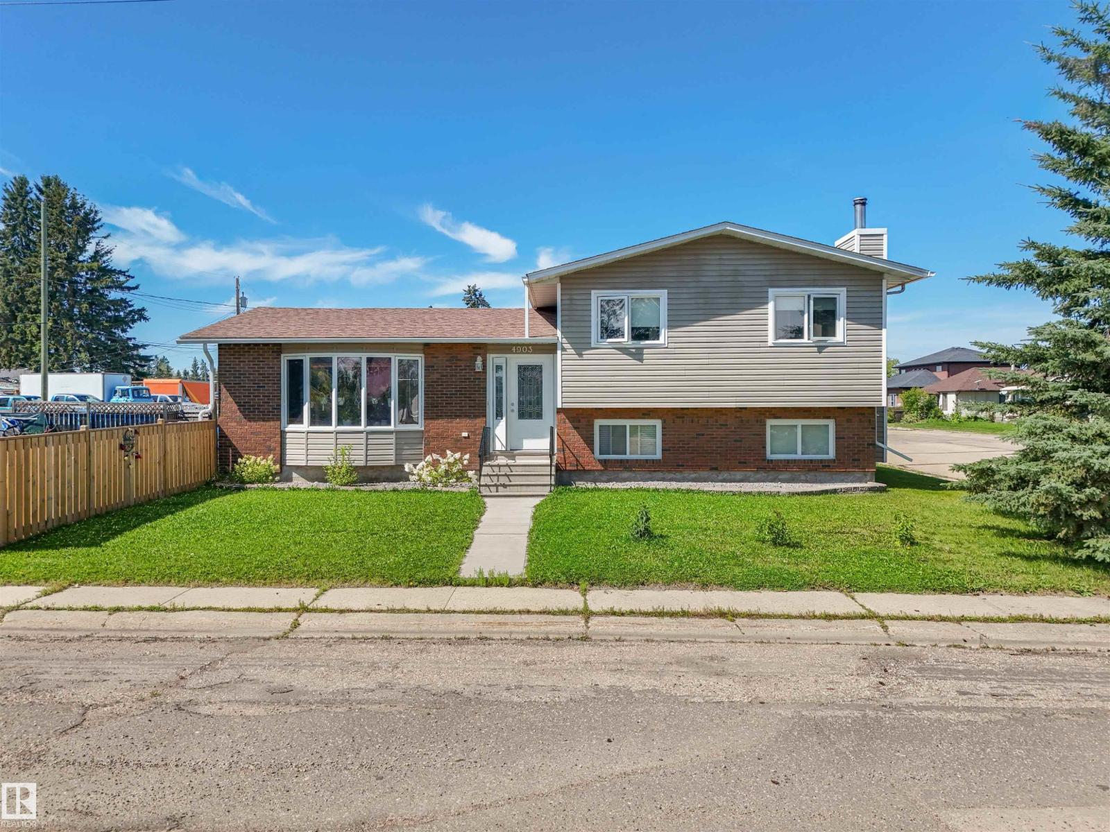 4903 52 Avenue, Evansburg, Alberta  T0E 0T0 - Photo 1 - E4502926