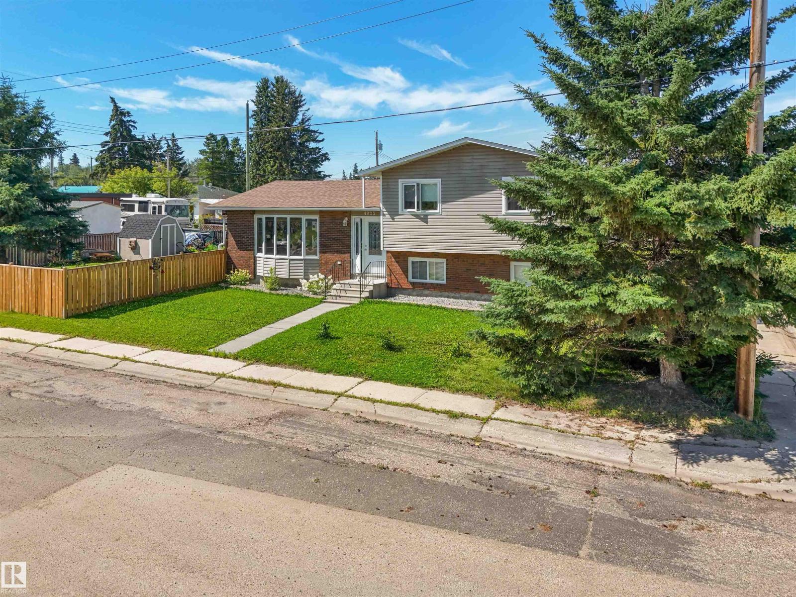 4903 52 Avenue, Evansburg, Alberta  T0E 0T0 - Photo 2 - E4502926