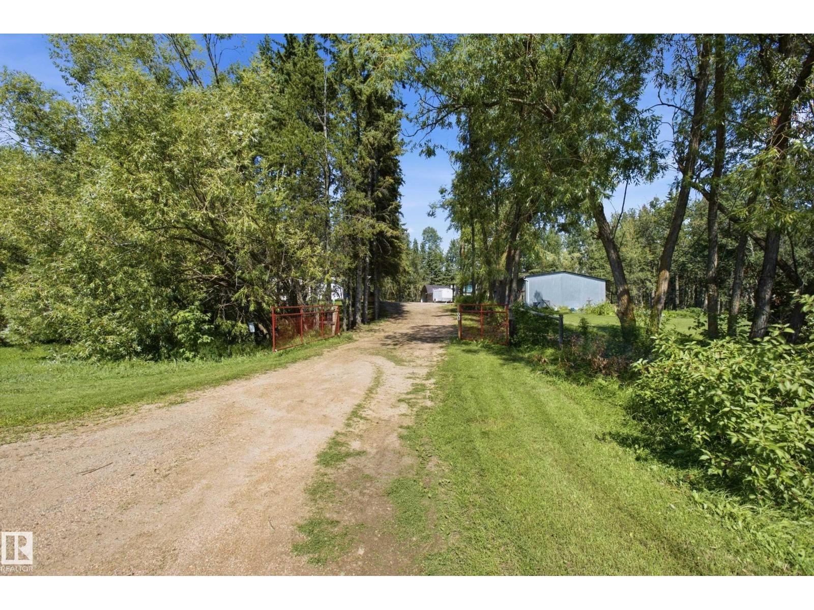 #60 2304 Twp Road 522, Rural Parkland County, Alberta T0E 0H0 - Photo 3 - E4502981