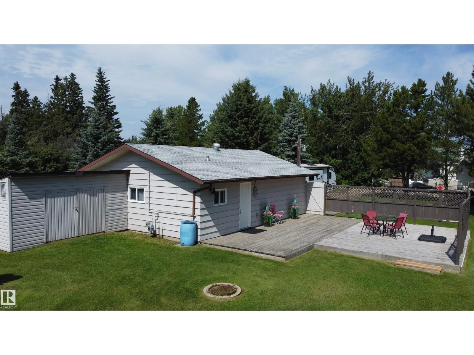 38 Lakeshore Dr, Rural Wetaskiwin County, Alberta  T0C 2V0 - Photo 2 - E4504436