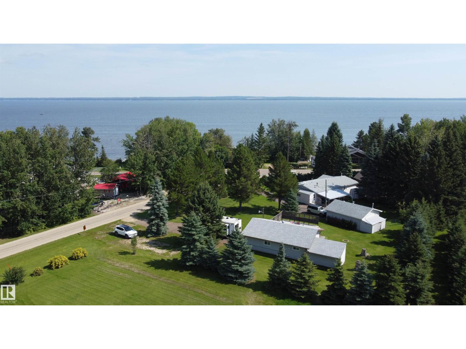 38 Lakeshore Dr, Rural Wetaskiwin County, Alberta  T0C 2V0 - Photo 5 - E4504436