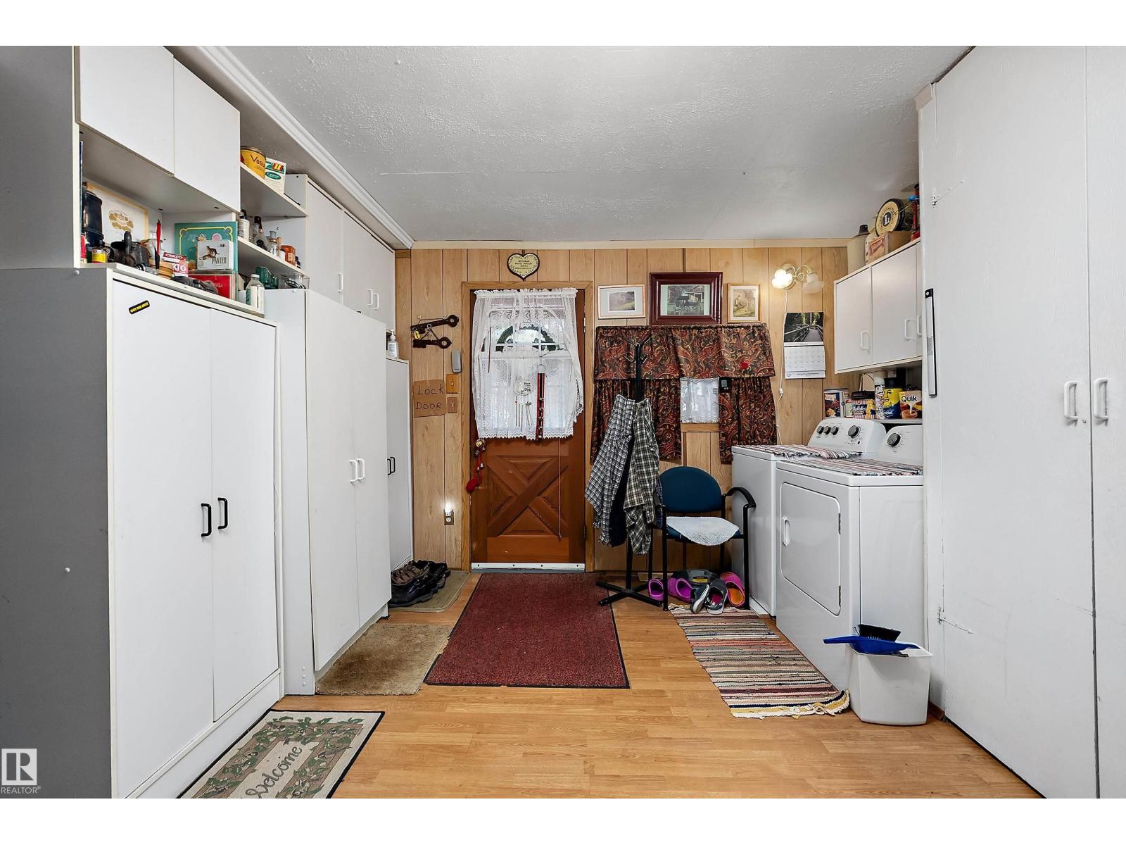 1001 45 St St, Rural Wetaskiwin County, Alberta  T0C 2C0 - Photo 3 - E4504633
