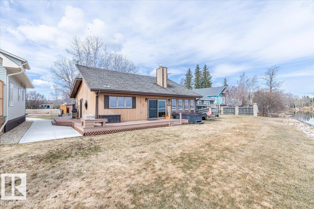35 Lakeshore Dr, Rural Wetaskiwin County, Alberta  T0C 2V0 - Photo 2 - E4504814