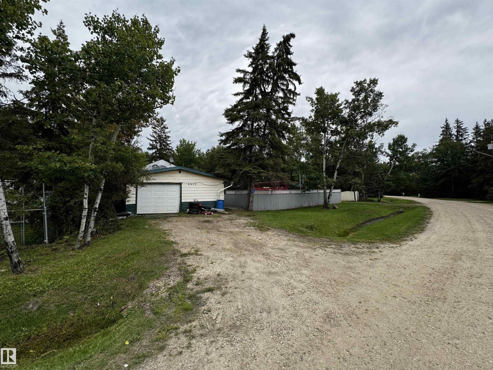 4410 Leisure Ln, Rural Lac Ste. Anne County, Alberta  T0E 1V0 - Photo 6 - E4508054