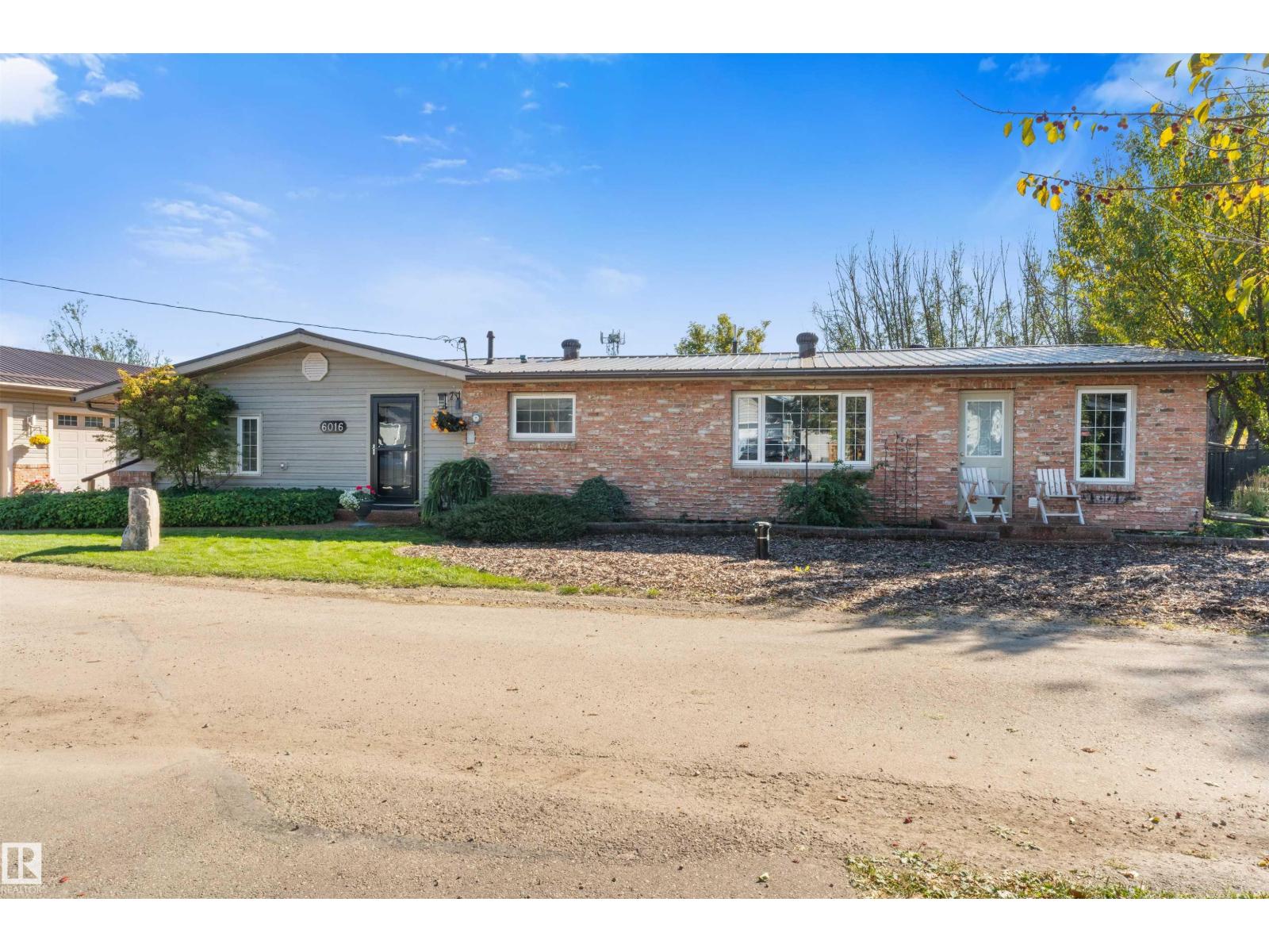 6016 52 Av, Rural Lac Ste. Anne County, Alberta  T0E 0A0 - Photo 1 - E4509748