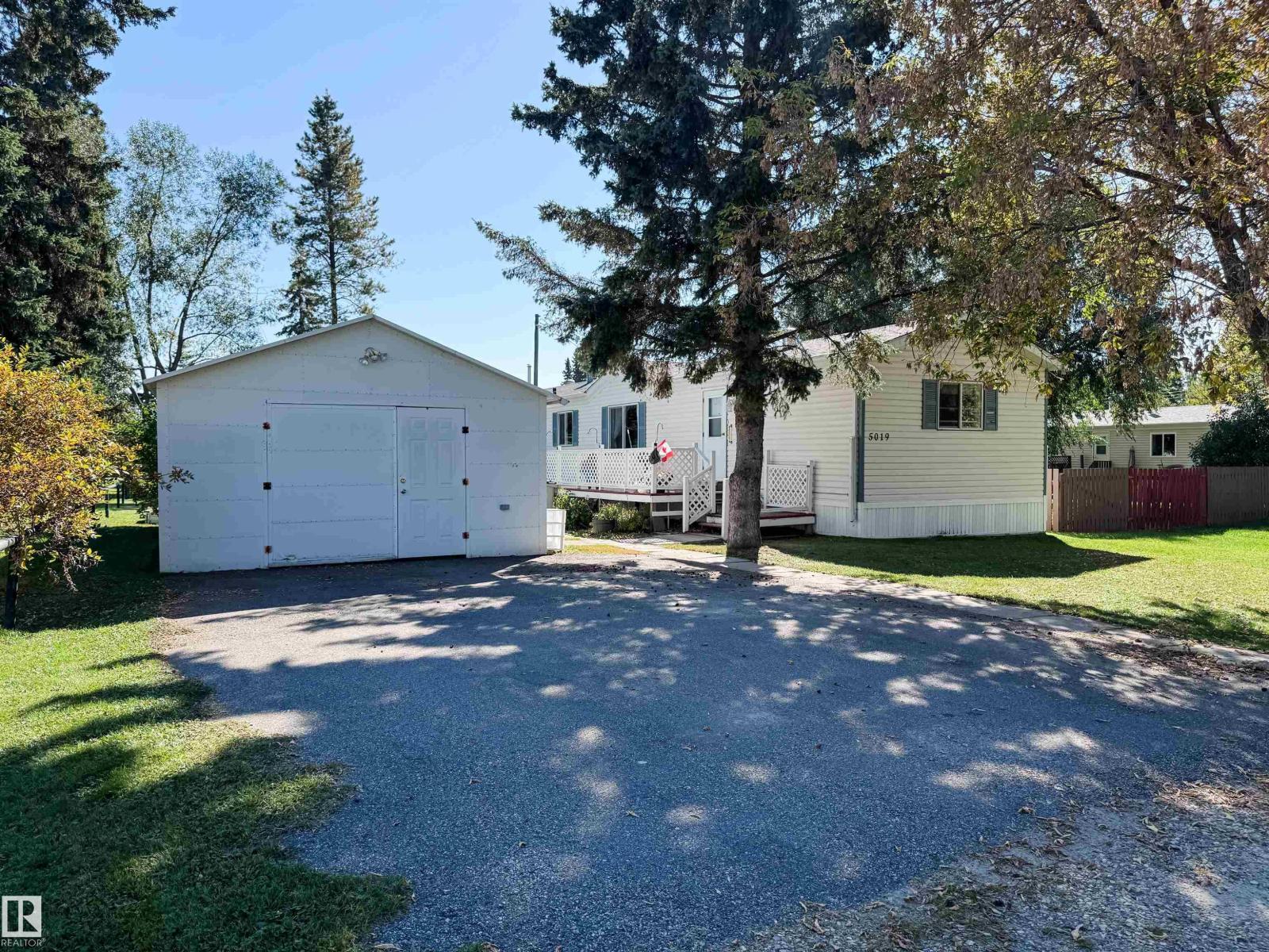 5019 52 Av, Breton, Alberta  T0C 0P0 - Photo 1 - E4510190