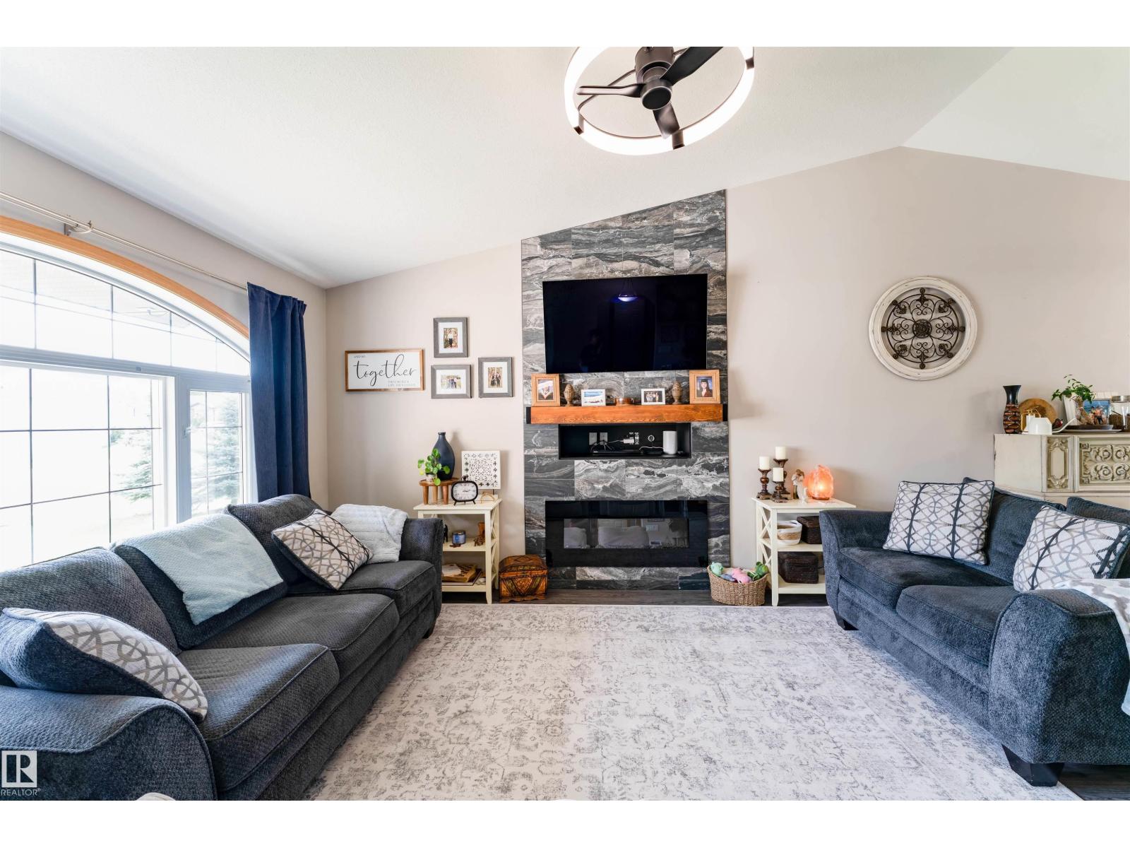 3924 44 Av, Drayton Valley, Alberta T7A 0A1 - Photo 3 - E4510734