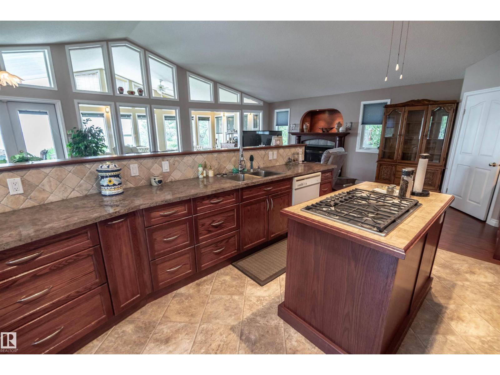 4740 Sunset Dr, Rural Lac Ste. Anne County, Alberta  T0E 0A0 - Photo 31 - E4511212