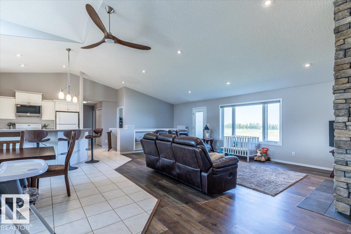 27318 Twp Road 482, Rural Leduc County, Alberta T0C 0V0 - Photo 4 - E4511833