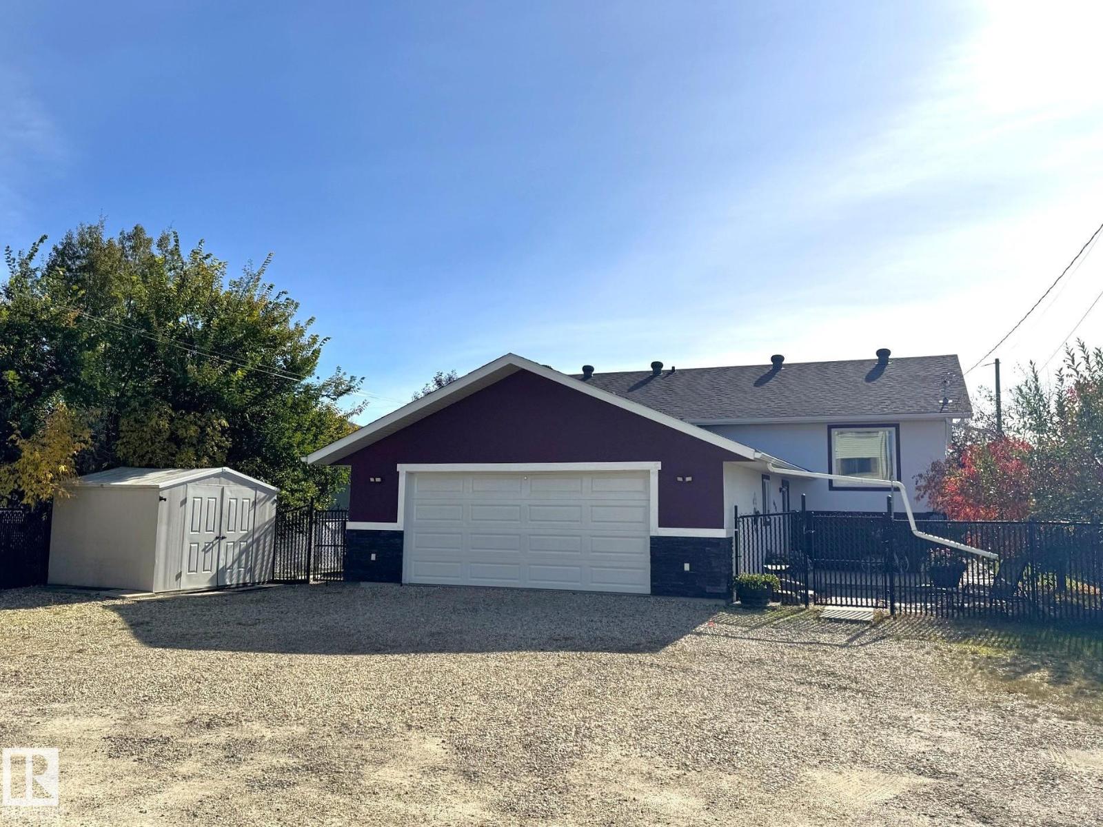 4928 50 Ave., Entwistle, Alberta  T0E 0S0 - Photo 1 - E4511856