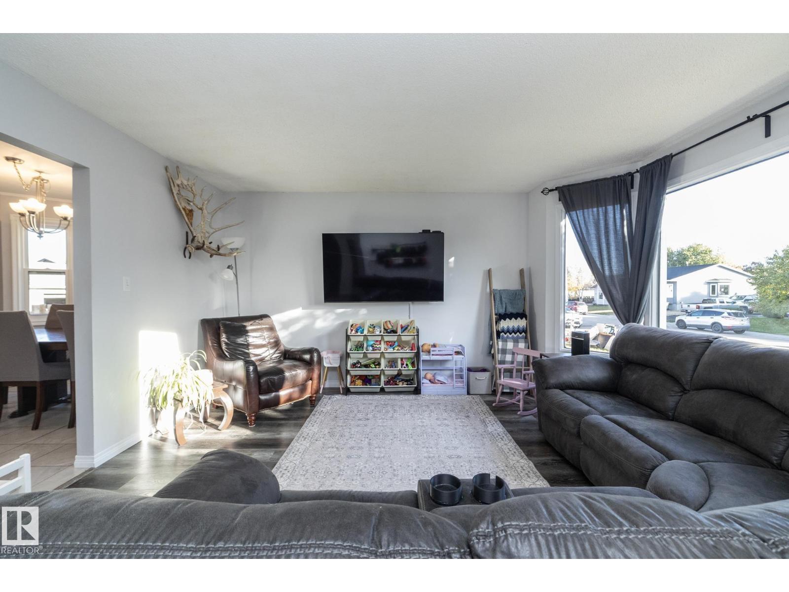 5026 52 St, Calmar, Alberta T0C 0V0 - Photo 2 - E4512566