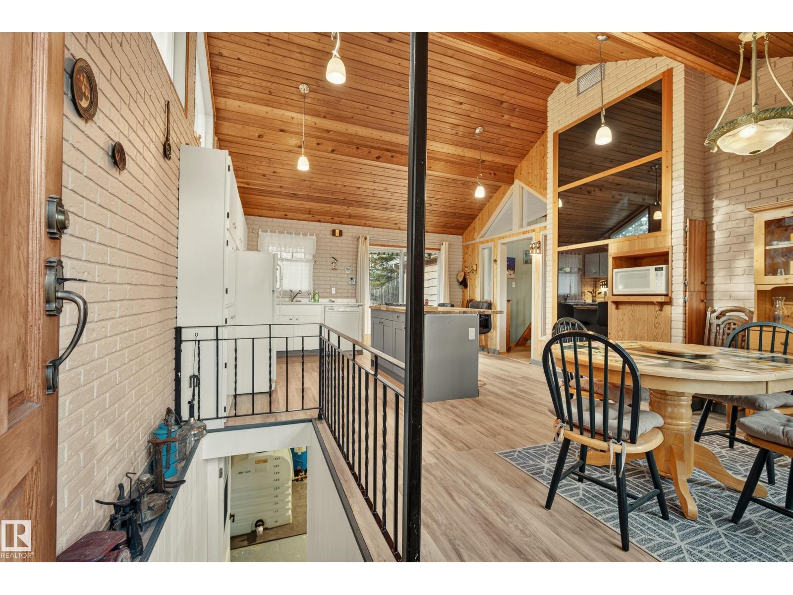 4315 Leisure Ln, Rural Lac Ste. Anne County, Alberta T0E 1V6 - Photo 4 - E4513097