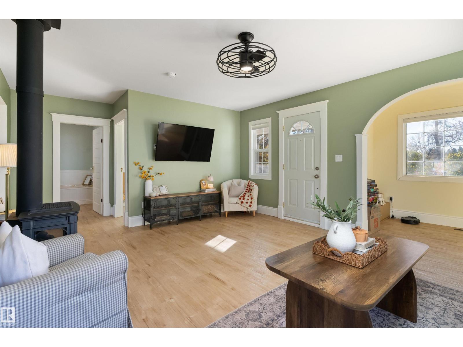 5016 52 Av, Warburg, Alberta  T0C 2T0 - Photo 4 - E4513486