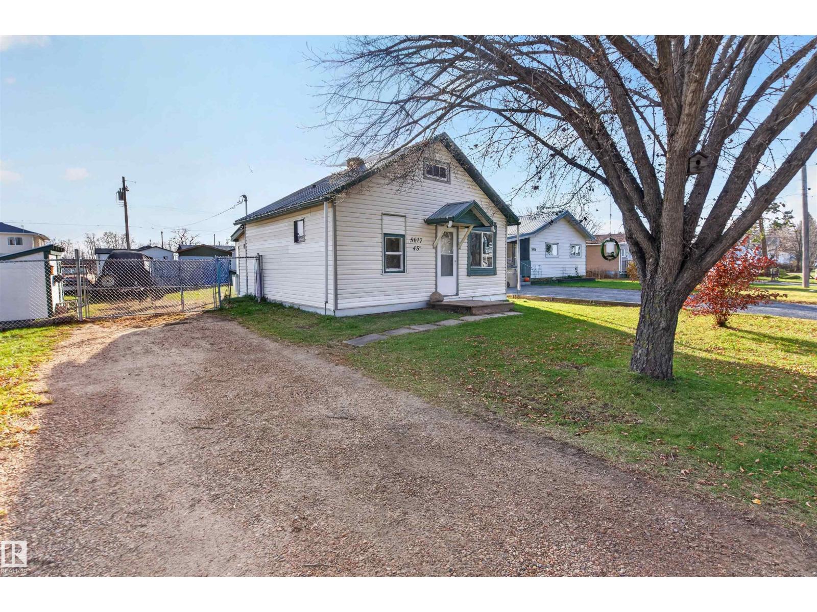 5017 45 Av, Calmar, Alberta  T0C 0V0 - Photo 1 - E4514917